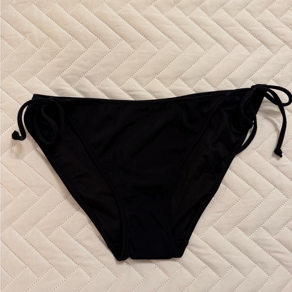 Victoria’s Secret. Black Tie-Side Bikini Bottoms
